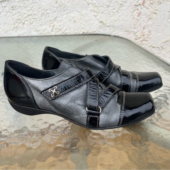 Un Tour En Ville Black Patent and Metallic Grey Leather Square Toe Slip On Shoes - Picture 1 of 12